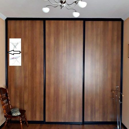 Apartment In The Historical City Center 체르니우치 외부 사진