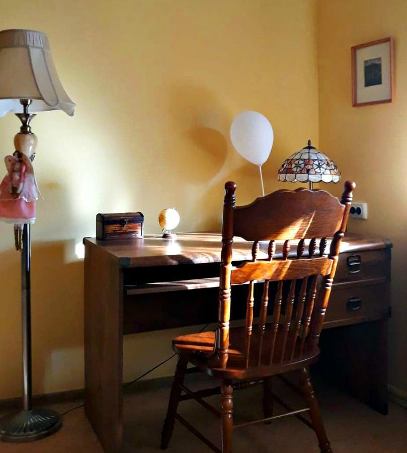 Apartment In The Historical City Center 체르니우치 외부 사진